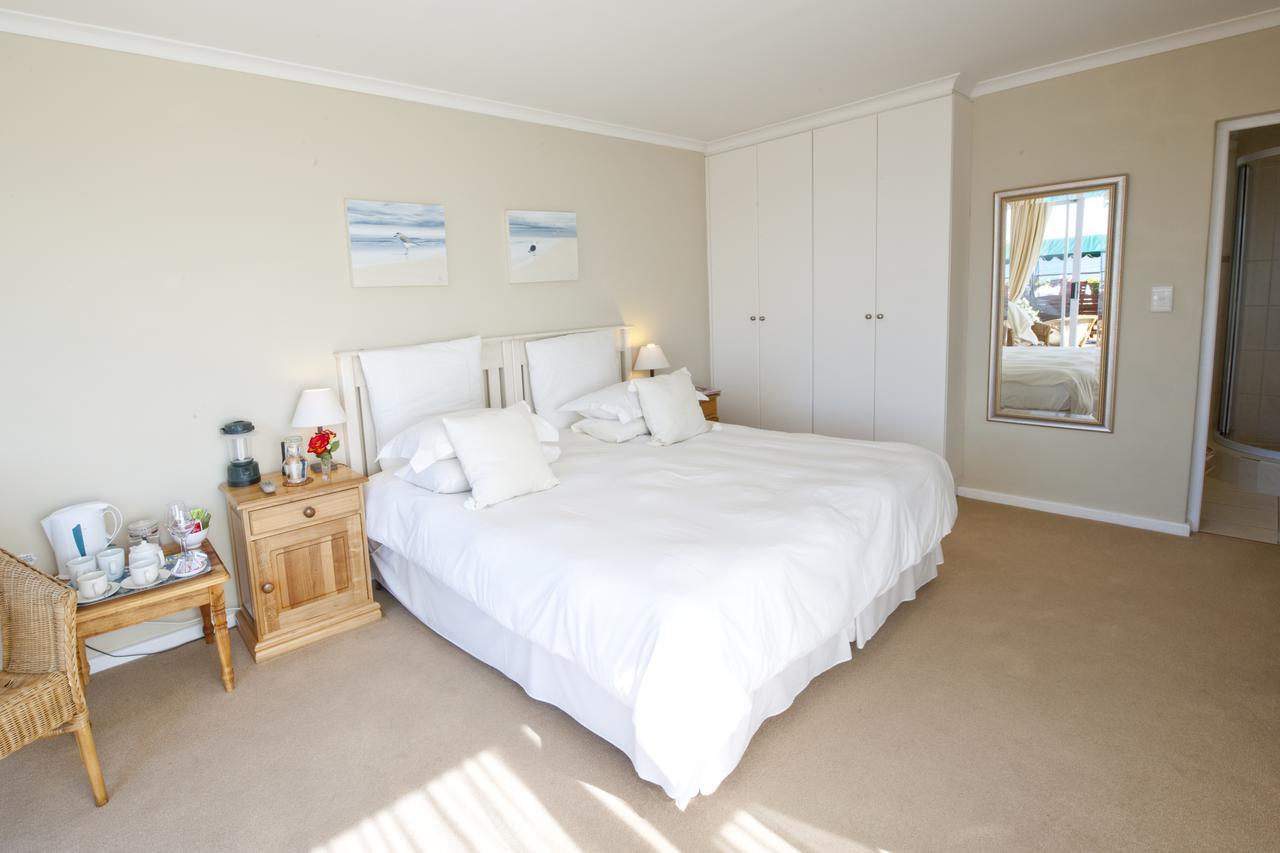 Dolphins' Playground Beachfront B&B Plettenberg Bay Exteriör bild