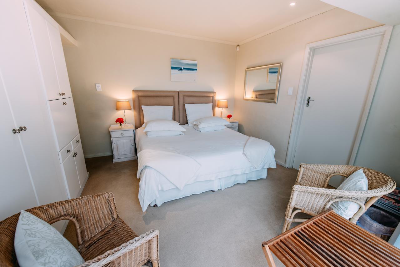 Dolphins' Playground Beachfront B&B Plettenberg Bay Exteriör bild